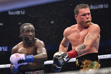 Crawford Upsets Canelo