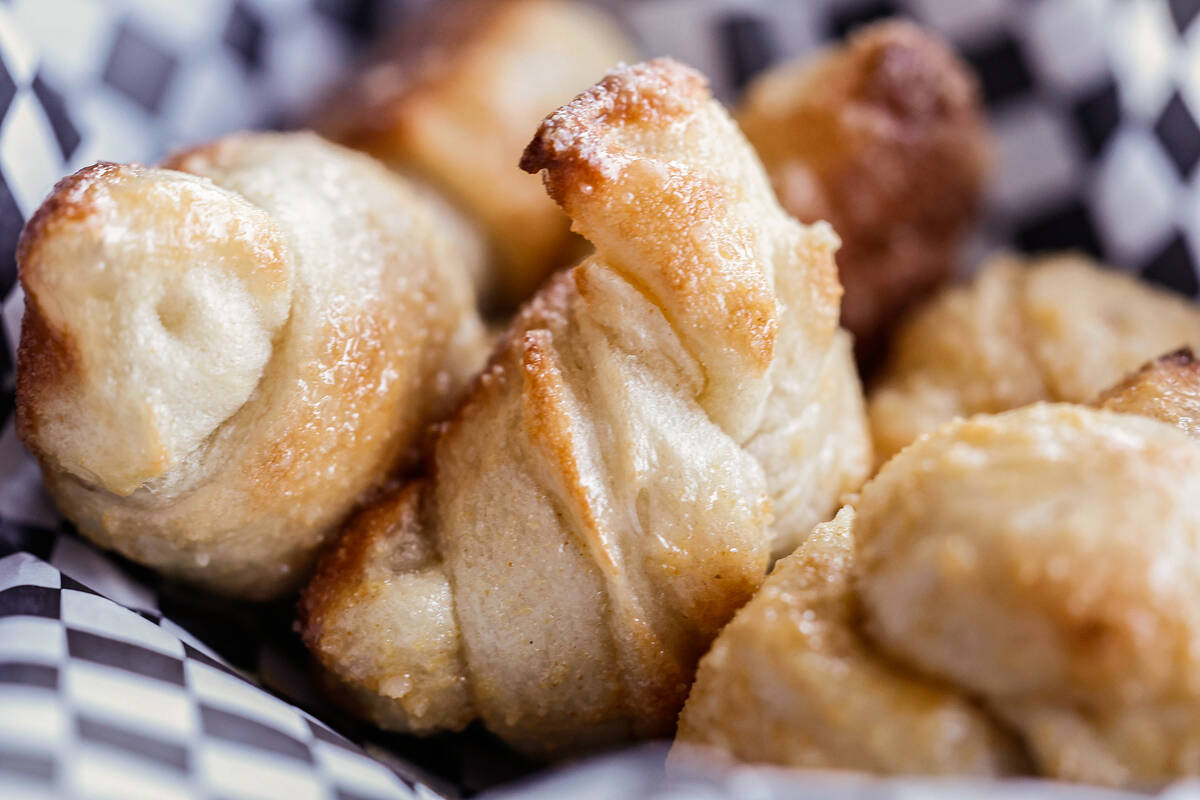 Garlic parm knots are seen at Guerrilla Pizza Wednesday, Dec. 3, 2025 in Las Vegas. (Benjamin H ...