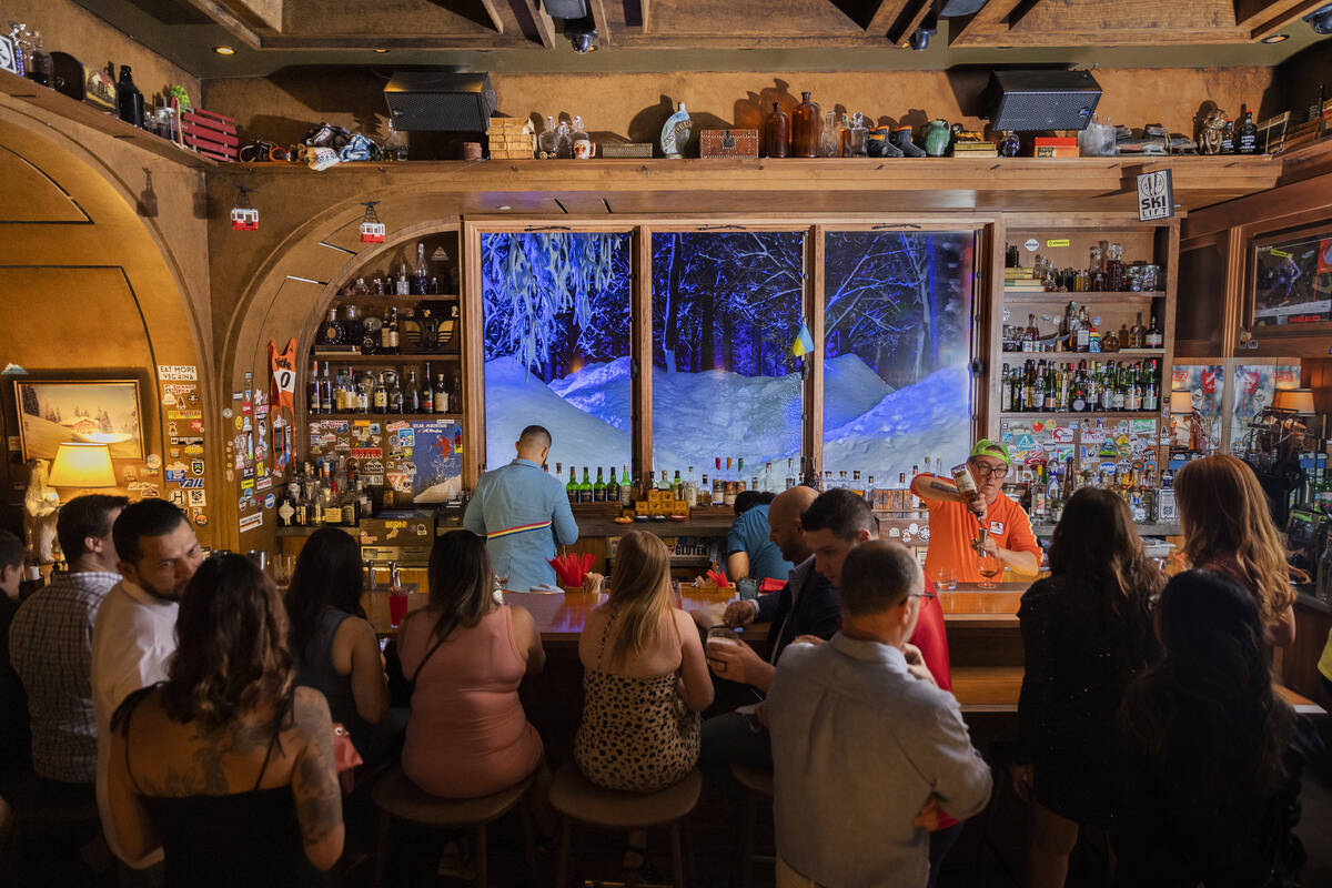 Guests pack Ski Lodge on Saturday, May 14, 2022, at The Cosmopolitan, in Las Vegas. (Benjamin H ...