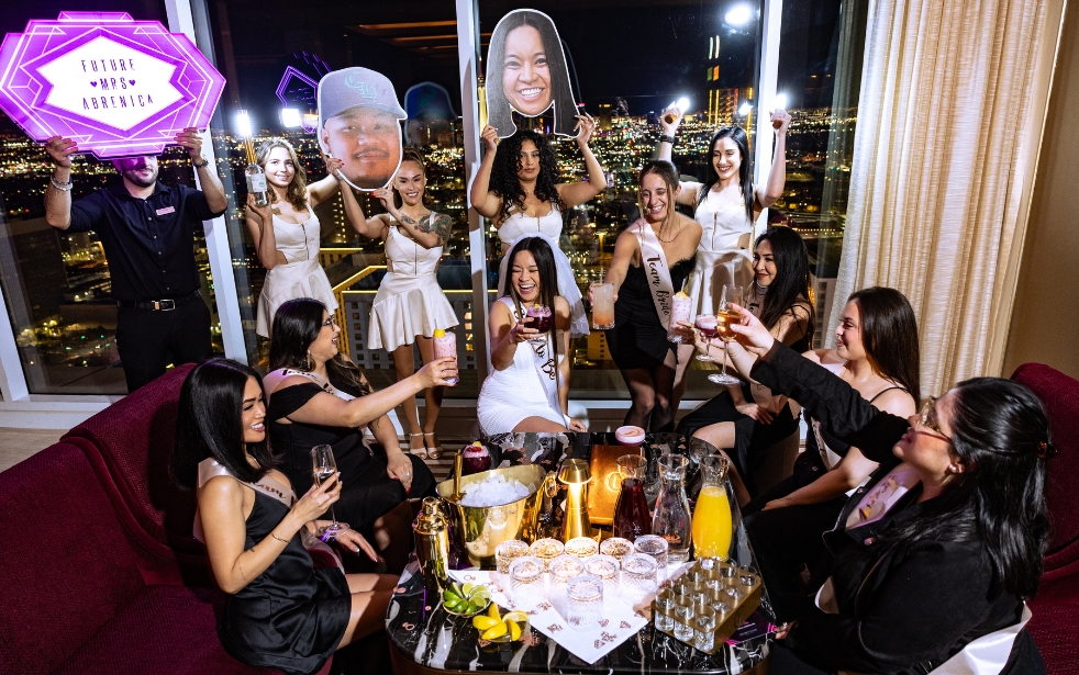 legacy-club-bottle-presentation-bachelorette-package