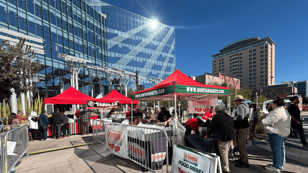 Image for gallery: Tamales & Mariachi Festival brings festive flavors and rhythms to Las Vegas City Hall