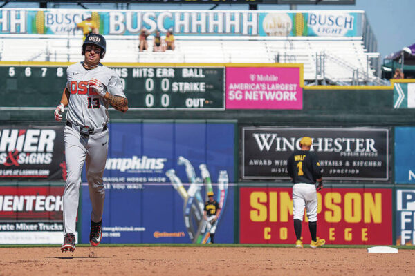 Hawaii Grown: Agbayanis hit home runs on same day