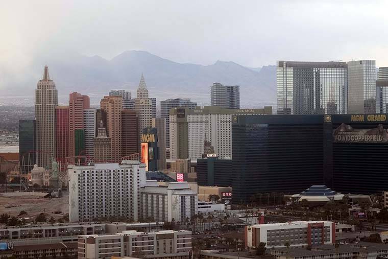 Vegas Advisor: Holiday room rates exceptional this year